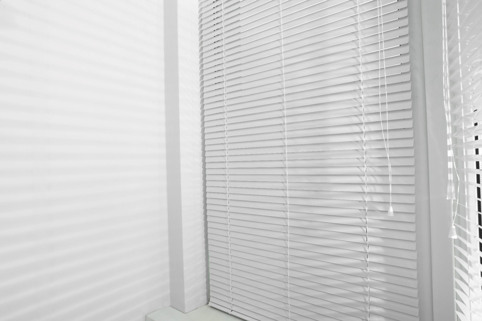 Notranje žaluzije so najbolj praktična in estetska izbira.